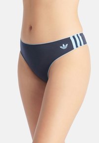 Tyrkysově modré spodní díl bikin s světle modrým lemováním a třemi pruhovanými akcenty na jedné straně. Vyrobeno z hladké, pružné tkaniny pro pohodlí.