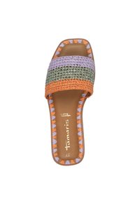 Sandalo open-toe con strap intrecciati nei colori arancione, verde e lavanda. La suola è di colore beige con un bordo decorato, caratterizzata da un logo metallico.