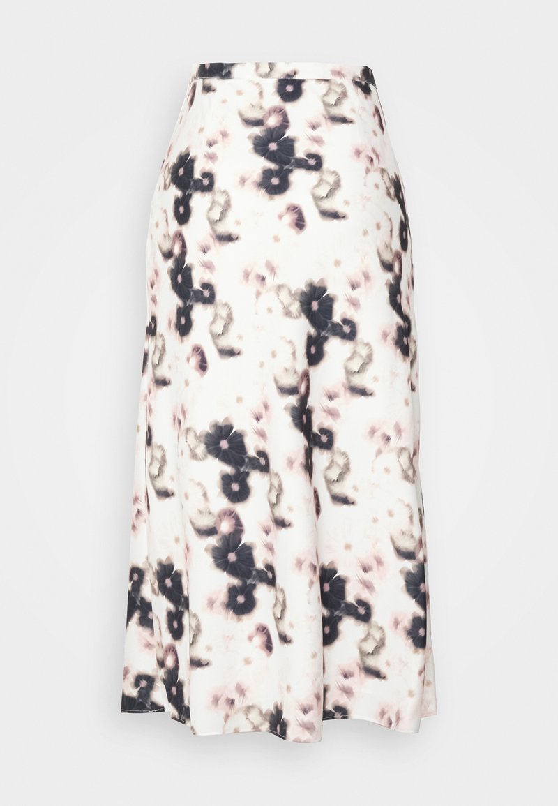 Falda blanca con estampado floral en negro y rosa, con un diseño acampanado y textura suave, adecuada para uso informal.