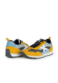 MUNICH UM FW23 - Zapatillas de entrenamiento - gris