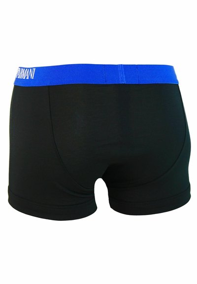 Shorts de boxeur noirs avec une ceinture élastique bleue arborant un logo blanc. La texture semble lisse et moulante pour un maximum de confort.