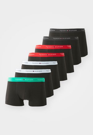 Pack de huit boxers en coton noir avec ceintures élastiques. Les couleurs incluent des accents rouges, bleus et verts avec le logo "TOMMY HILFIGER".