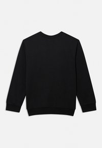 Czarna bluza dresowa, długie rękawy, okrągły dekolt, wykonana z miękkiej mieszanki bawełny. Posiada ściągacze na mankietach i dole, gładką teksturę, minimalistyczny design.