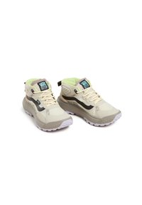 Cremefarbene High-Top-Sneaker mit strukturiertem Obermaterial, grünem Futter und schwarzen Akzenten. Mit gepolstertem Kragen und Gummisohle.
