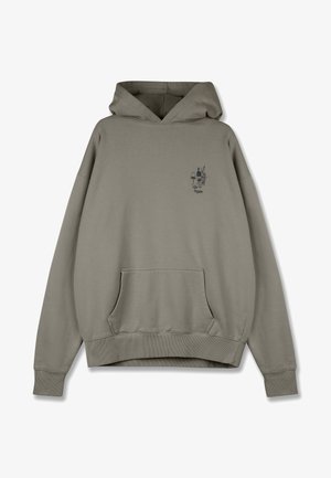 Olivgrüner Hoodie mit einer Fronttasche, geripptem Saum und Bündchen, verfügt über ein kleines grafisches Design auf der linken Brust. Weiches Material, entspannte Passform.