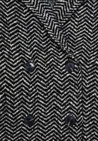 Mango Mantel - black