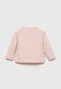 Pletený růžový svetr pro miminko s dlouhými rukávy, kulatým výstřihem a strukturovaným vzorem. Dokončený pružnými manžetami a lemem.