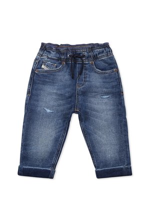 Pantaloni in denim blu scuro con design affusolato, cintura elasticizzata e orli arrotolati. Presenta tasche anteriori e dettagli invecchiati.