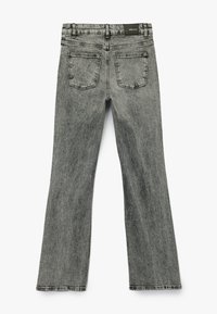 Grijze denim jeans met een rechte pijpdesign, voorzien van twee achterzakken, een vervaagde afwerking en een gestikte zoom.