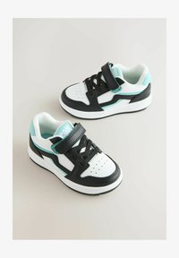 Geselecteerd, new black white