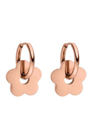 Roségoldene Creolen, jeweils mit einem hängenden, glatten, fünfblättrigen blumenförmigen Anhänger mit einer kreisförmigen Aussparung in der Mitte.