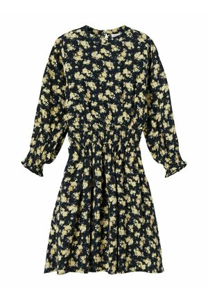 Sort blomsterkjole med lange pufærmer, elastisk talje og lille mønster af gule og hvide blomster.