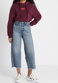 NA-KD Mikina s kapucí - bordeaux