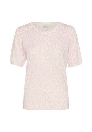 Gaišs rozā T-krekls ar īsām piedurknēm, ar smalku krēmīgi baltu abstraktu rakstu, apaļu kakla izgriezumu un mīkstu auduma faktūru. Zīmola birka redzama pie kakla.