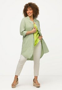 Ulla Popken LONG STREIFENBAND HEMDKRAGEN LANGARM - Camicia - khaki
