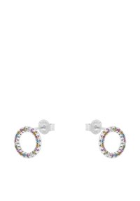 Pendientes de aro de plata con un diseño circular, adornados con piedras preciosas multicolores a lo largo del borde exterior, con un acabado brillante y pulido.