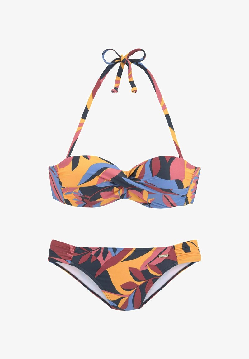 Tvådelad bikini med en snodd bandeau-topp och bikiniunderdel. Tillverkad av färggafabriks med lövmönster i blått, gult, rött och svart.