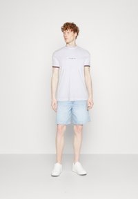Tommy Hilfiger LOGO TIPPED TEE - T-shirt - bas - white