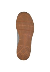 Kenkiä pohja harmaana ja ruskeana, jossa on kuvioitu kumipinta syvine uurteineen pitävyyttä varten. Mukana pehmustettu osa mukavuutta lisäämässä.