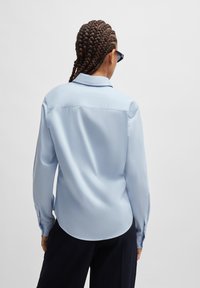 HUGO THE ESSENTIAL SHIRT - Camicia - bright purple