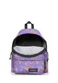 Zaino viola con motivo floreale, interno nero, spallacci regolabili, tasca anteriore con zip e logo del marchio sulla parte frontale.