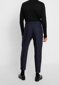 Calvin Klein Tailored Spodnie materiałowe