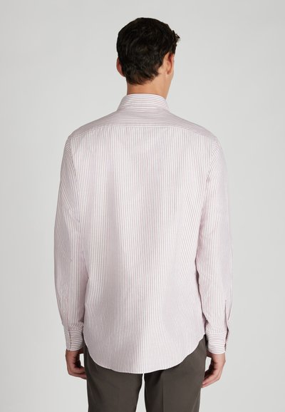 Camicia a maniche lunghe a righe in rosa chiaro e bianco, realizzata in cotone. Presenta un colletto standard, polsini con bottoni e orlo curvo.