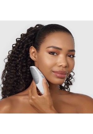 GESKE, SONIC THERMO FACIAL BRUSH | 6 IN 1 - Skincare tool - white