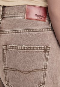 Pepe Jeans BARREL  - Jeans a sigaretta - earth brown