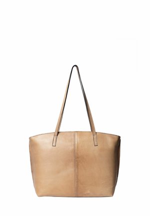 Torba na ramię z brązowej skóry, z dwoma długimi paskami, o prostokątnym kształcie, gładkiej fakturze i subtelnym przeszyciu wzdłuż szwów.