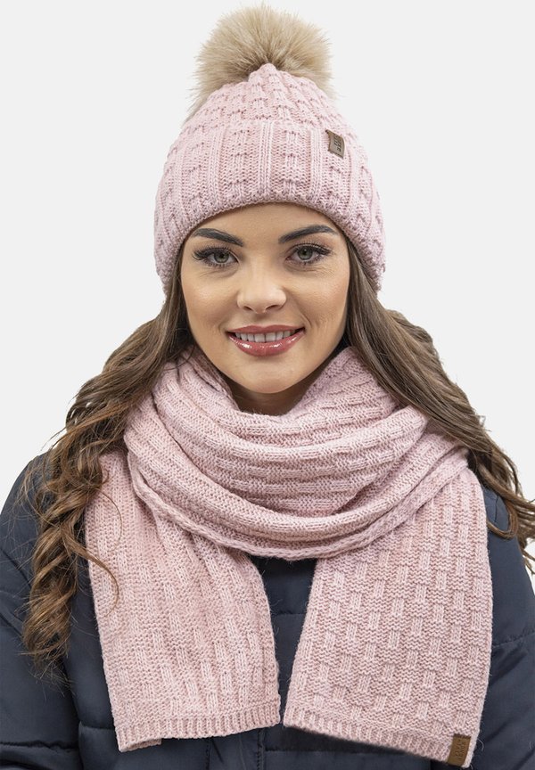 7015 BEANIE AND SCARF SET - Schal