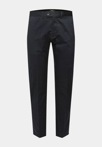 Pantalon noir pour homme coupe slim avec fermeture bouton et zip à l'avant, passants de ceinture, et jambes droites sur un fond uni.