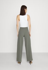 Gina Tricot JENNA WIDE LEG TROUSERS - Calças - castor grey
