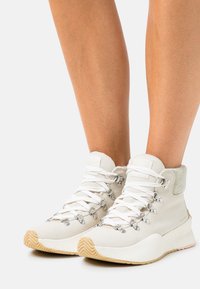 Sorel Botines con cordones - beige