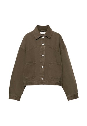 Veste en denim marron avec manches longues, fermeture à boutons sur le devant, deux poches avant et un col pointu.