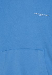 Tommy Hilfiger MINI CORP LOGO HOODIE UNISEX - Hanorac - blue spell