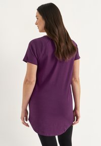 Cellbes of Sweden ALEX BIG - T-shirt med print - plum  black