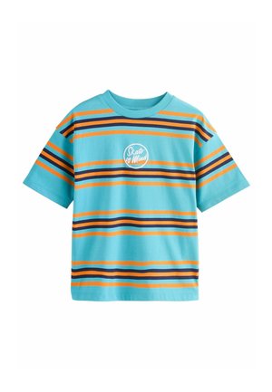 Striped short-sleeve t-shirt in turquoise, featuring orange and dark blue stripes. Circular logo at center chest. Cotton material.