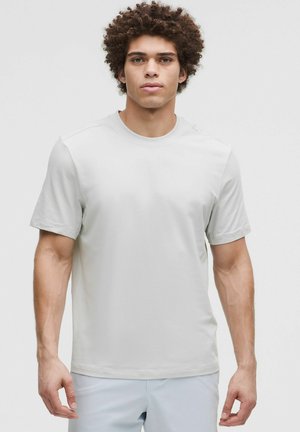 lululemon Zeroed In Short Sleeve - Sports T-shirt - vapor