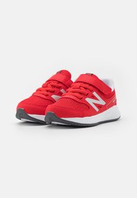 New Balance 570V3 UNISEX - Chaussures de running sur route - true red