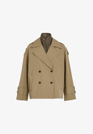 Chaqueta de color caqui de doble botonadura con grandes solapas y forro acolchado. Presenta botones negros, bolsillos laterales y puños doblados.
