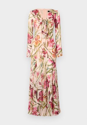 Abito lungo floreale con uno sfondo rosa morbido, fiori vivaci rosa e gialli, scollatura arricciata e maniche lunghe.