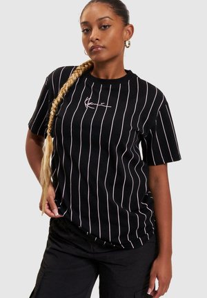 Karl Kani SMALL SIGNATURE WASHED PINSTRIPE TEE UNISEX - Camiseta