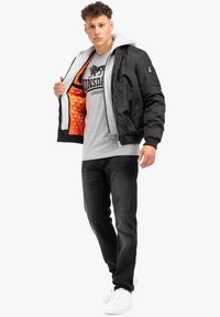 Lonsdale MIT KAPUZE CLIFTON ALL SEASONS - Bomberjakke - black