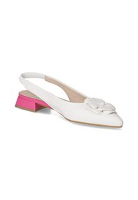 Witte slingback schoenen met bloemenmotief, spitse neus en een lage vierkante roze hak. Glad lederen textuur met een slank ontwerp.
