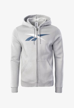 Světle šedá mikina na zip s předními kapsami, nastavitelnou kapucí se šňůrkou a modro-bílým abstraktním logem na hrudi.