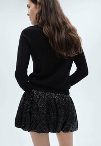 Mango Gonna a campana - black