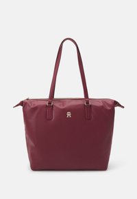 Selected, rouge