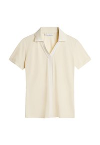 Koszulka polo z krótkim rękawem w jasnym kremowym kolorze z dekoltem w serek i kontrastową białą listwą guzikową. Gładka tkanina o subtelnym połysku i dopasowany krój.