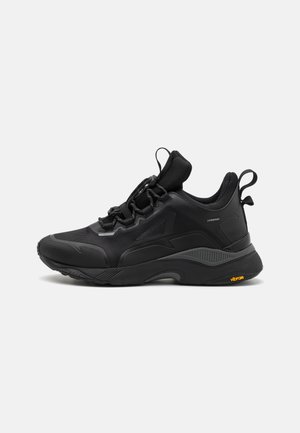 STORMRYDR UNISEX - Baskets basses - black